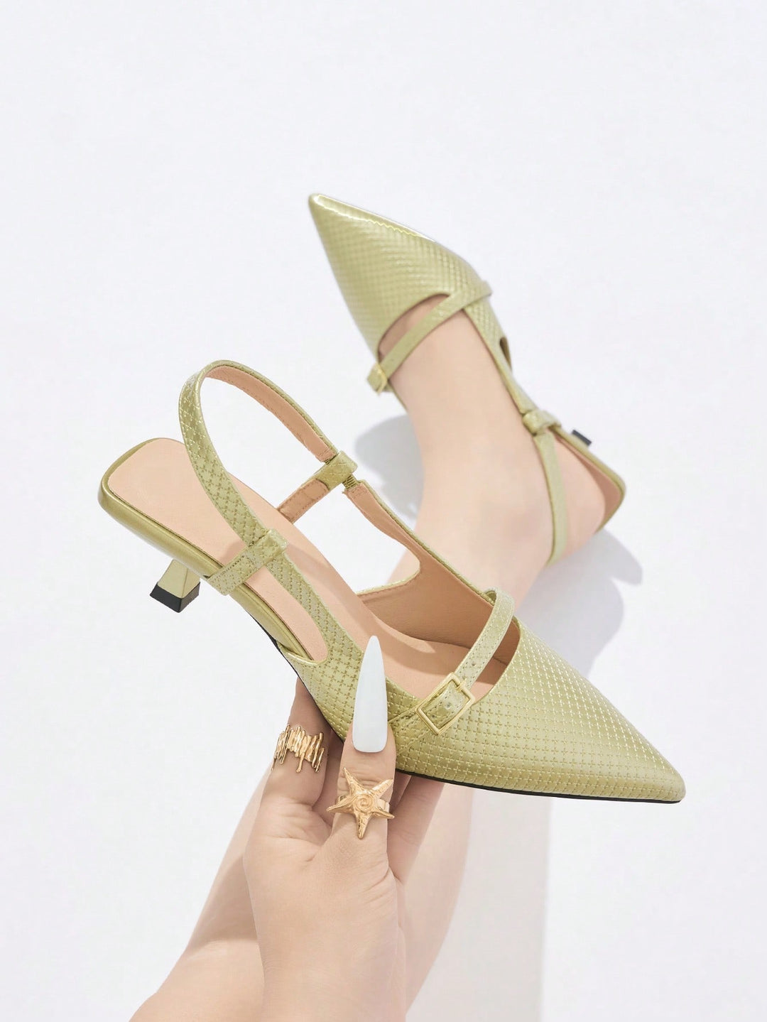 SHOES | Pointed-Toe Kitten Heel